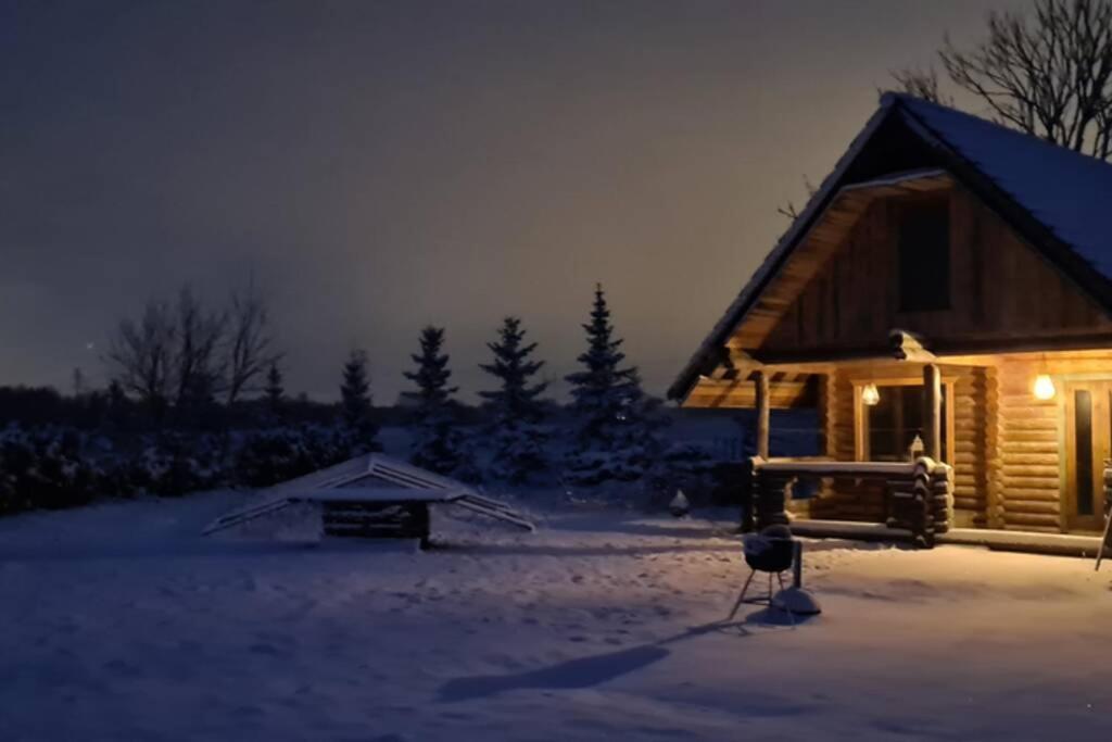 Romantic Stay At Loghouse Vaiketeemaja Uksnurme Exterior photo